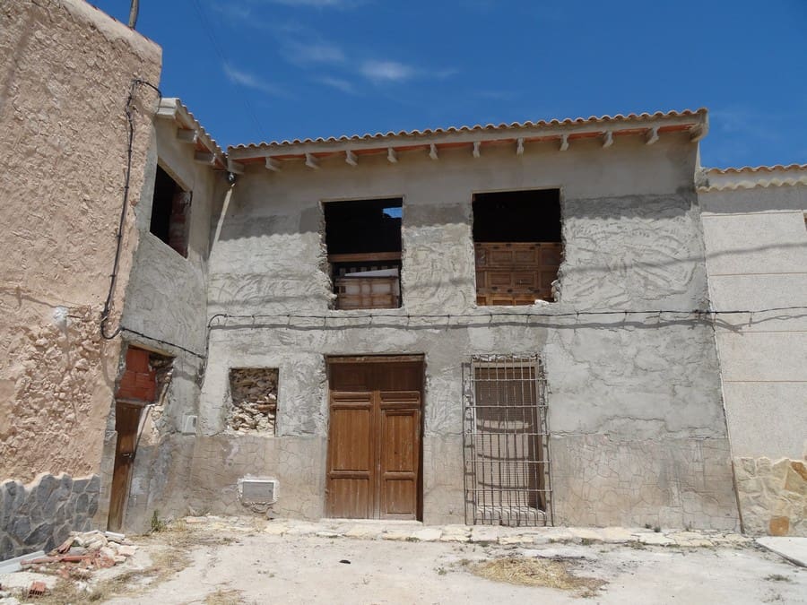 7 bedroom Finca/Country House for sale in Pinoso with pool - € 129,000 (Ref: 3466067)