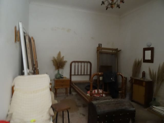 7 bedroom Finca/Country House for sale in Pinoso with pool - € 129,000 (Ref: 3466067)