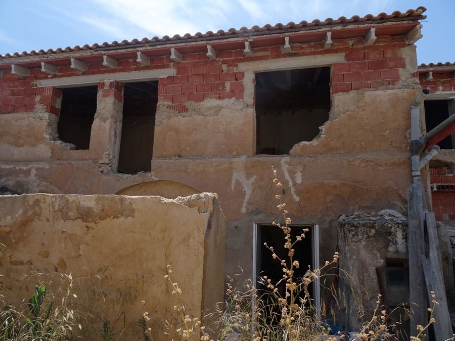 7 bedroom Finca/Country House for sale in Pinoso with pool - € 129,000 (Ref: 3466067)