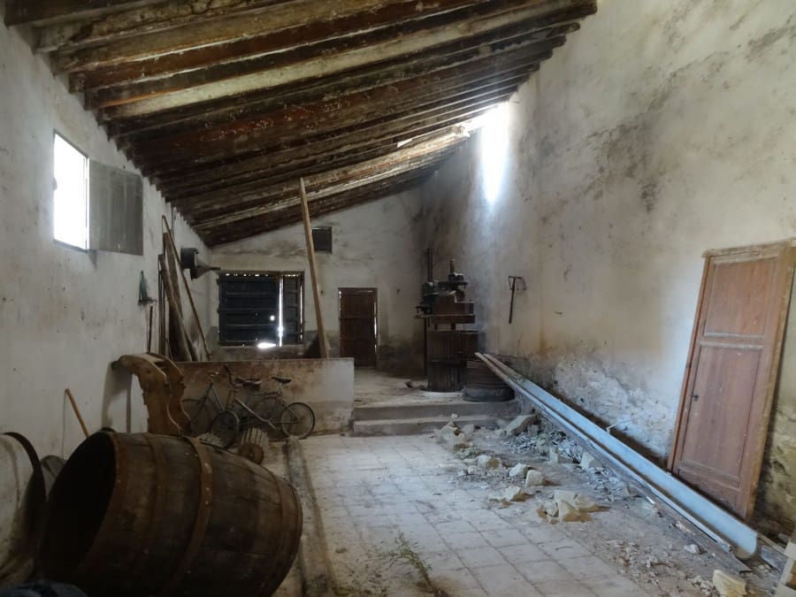 7 bedroom Finca/Country House for sale in Pinoso with pool - € 129,000 (Ref: 3466067)