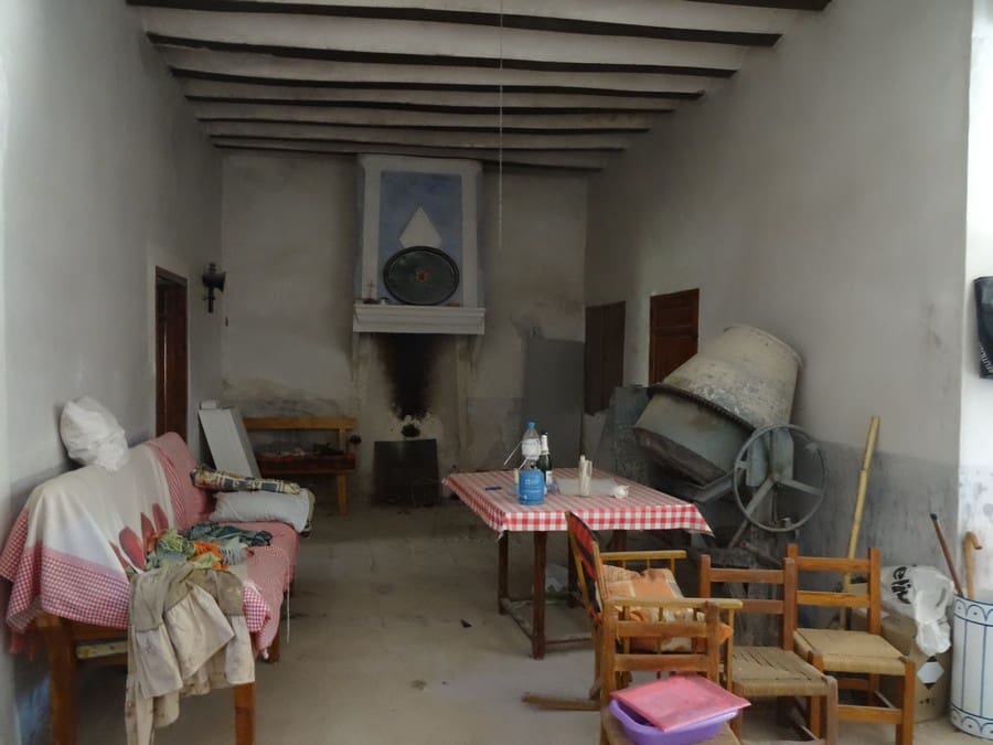 7 bedroom Finca/Country House for sale in Pinoso with pool - € 129,000 (Ref: 3466067)