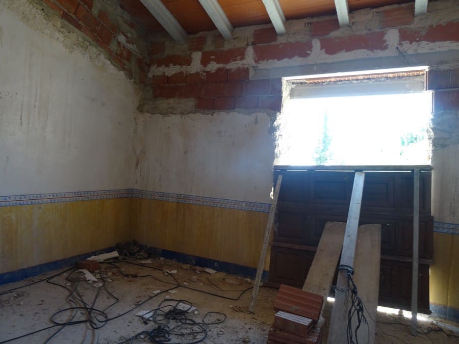 7 bedroom Finca/Country House for sale in Pinoso with pool - € 129,000 (Ref: 3466067)