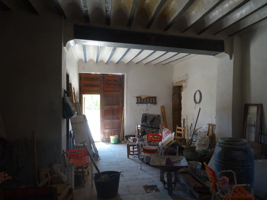 7 bedroom Finca/Country House for sale in Pinoso with pool - € 129,000 (Ref: 3466067)