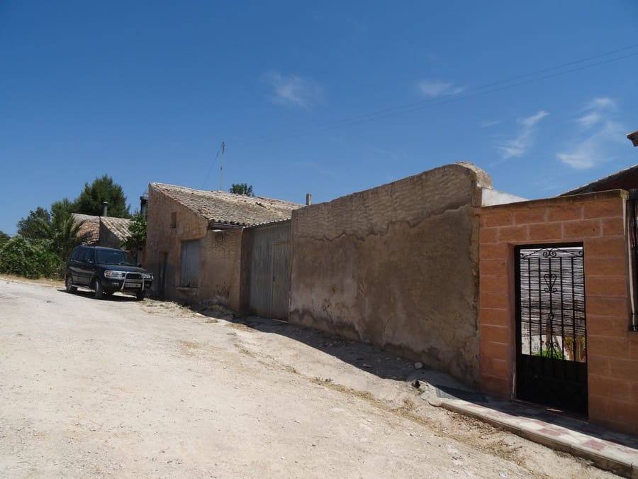 7 bedroom Finca/Country House for sale in Pinoso with pool - € 129,000 (Ref: 3466067)