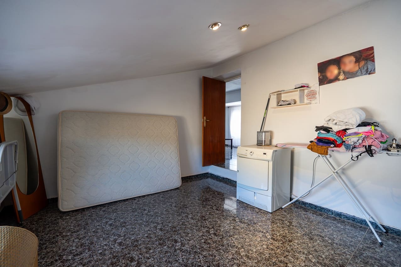 6 soveværelse Byhus til salg i L'Alguena / Alguenya med swimmingpool - € 145.000 (Ref: 3578400)