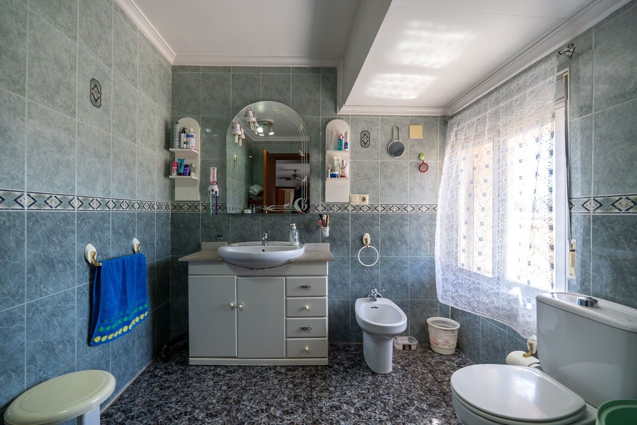 6 soveværelse Byhus til salg i L'Alguena / Alguenya med swimmingpool - € 145.000 (Ref: 3578400)