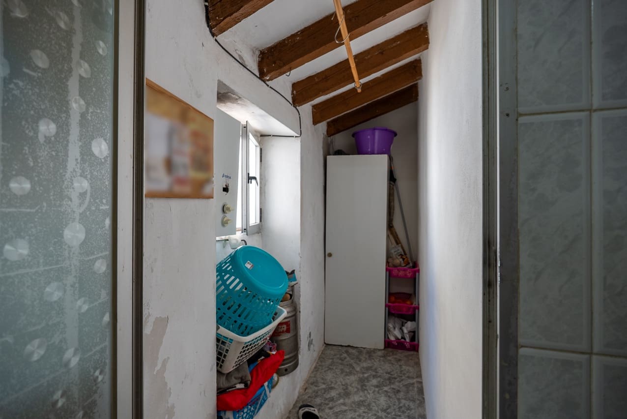 6 soveværelse Byhus til salg i L'Alguena / Alguenya med swimmingpool - € 145.000 (Ref: 3578400)