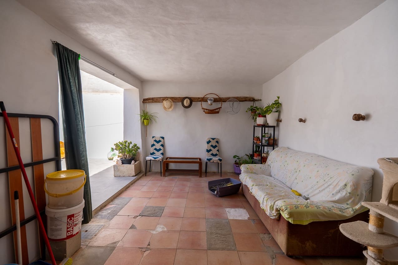 6 soveværelse Byhus til salg i L'Alguena / Alguenya med swimmingpool - € 145.000 (Ref: 3578400)