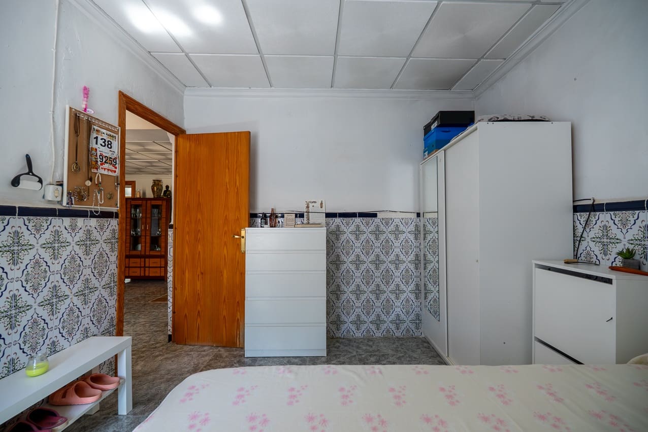 6 soveværelse Byhus til salg i L'Alguena / Alguenya med swimmingpool - € 145.000 (Ref: 3578400)