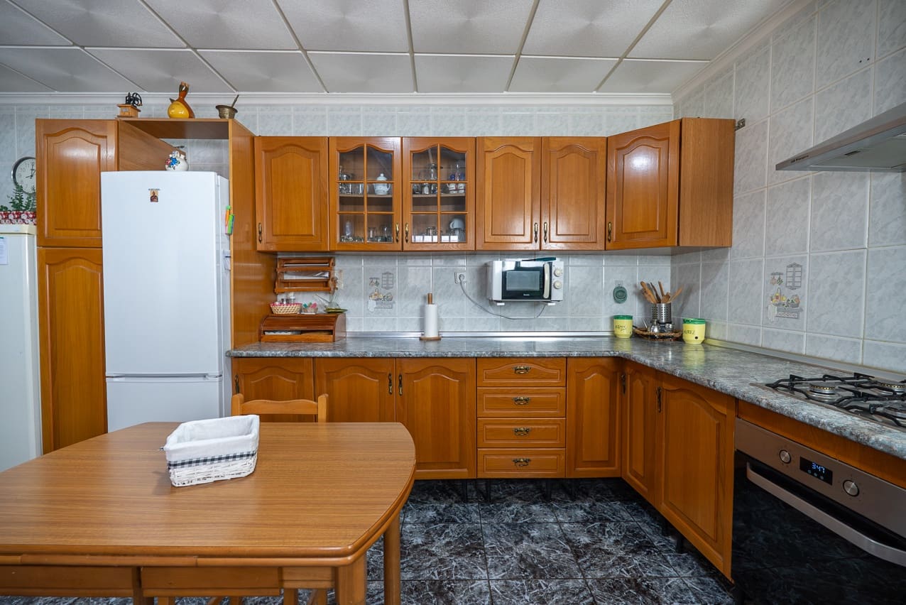 6 soveværelse Byhus til salg i L'Alguena / Alguenya med swimmingpool - € 145.000 (Ref: 3578400)