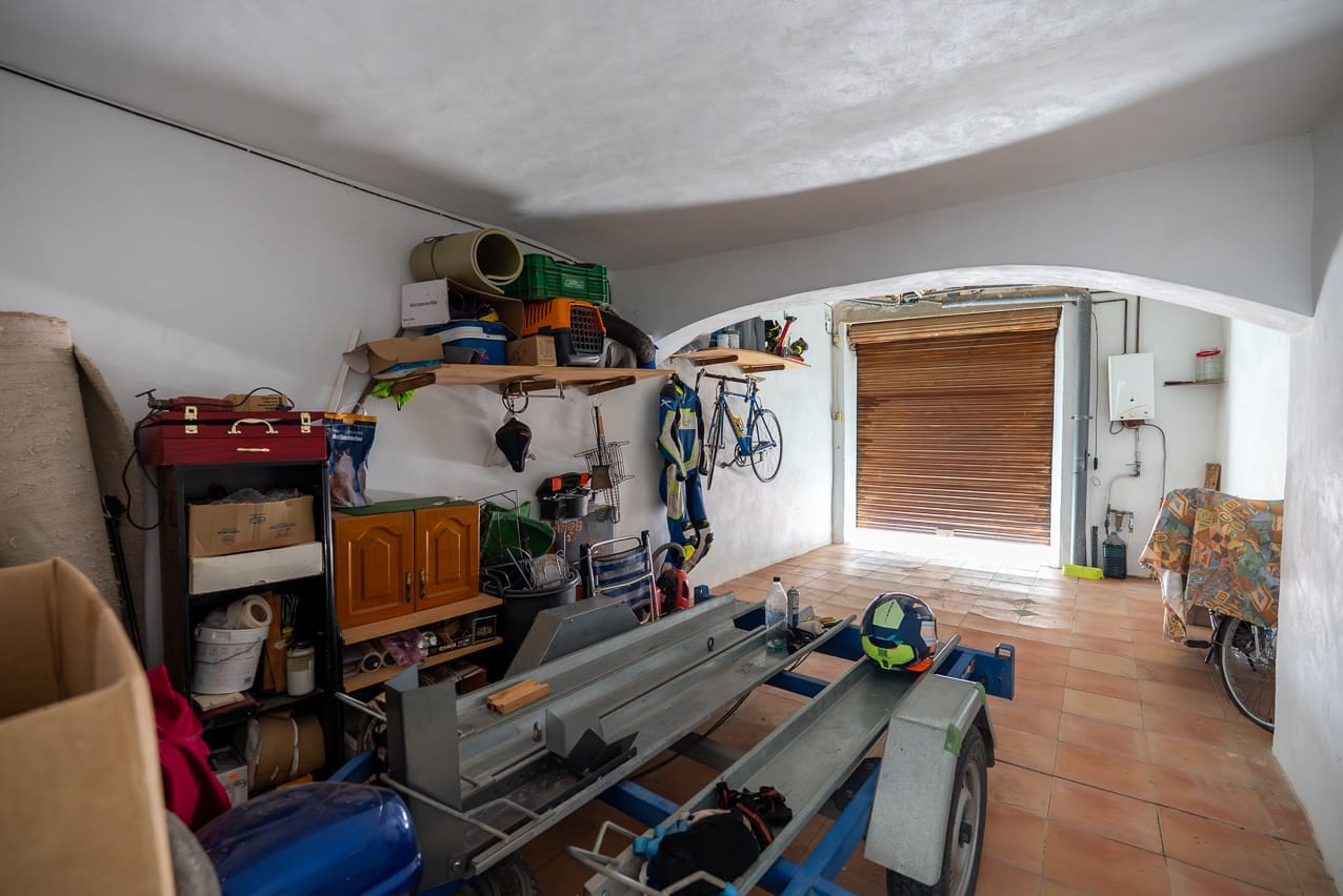 6 soveværelse Byhus til salg i L'Alguena / Alguenya med swimmingpool - € 145.000 (Ref: 3578400)