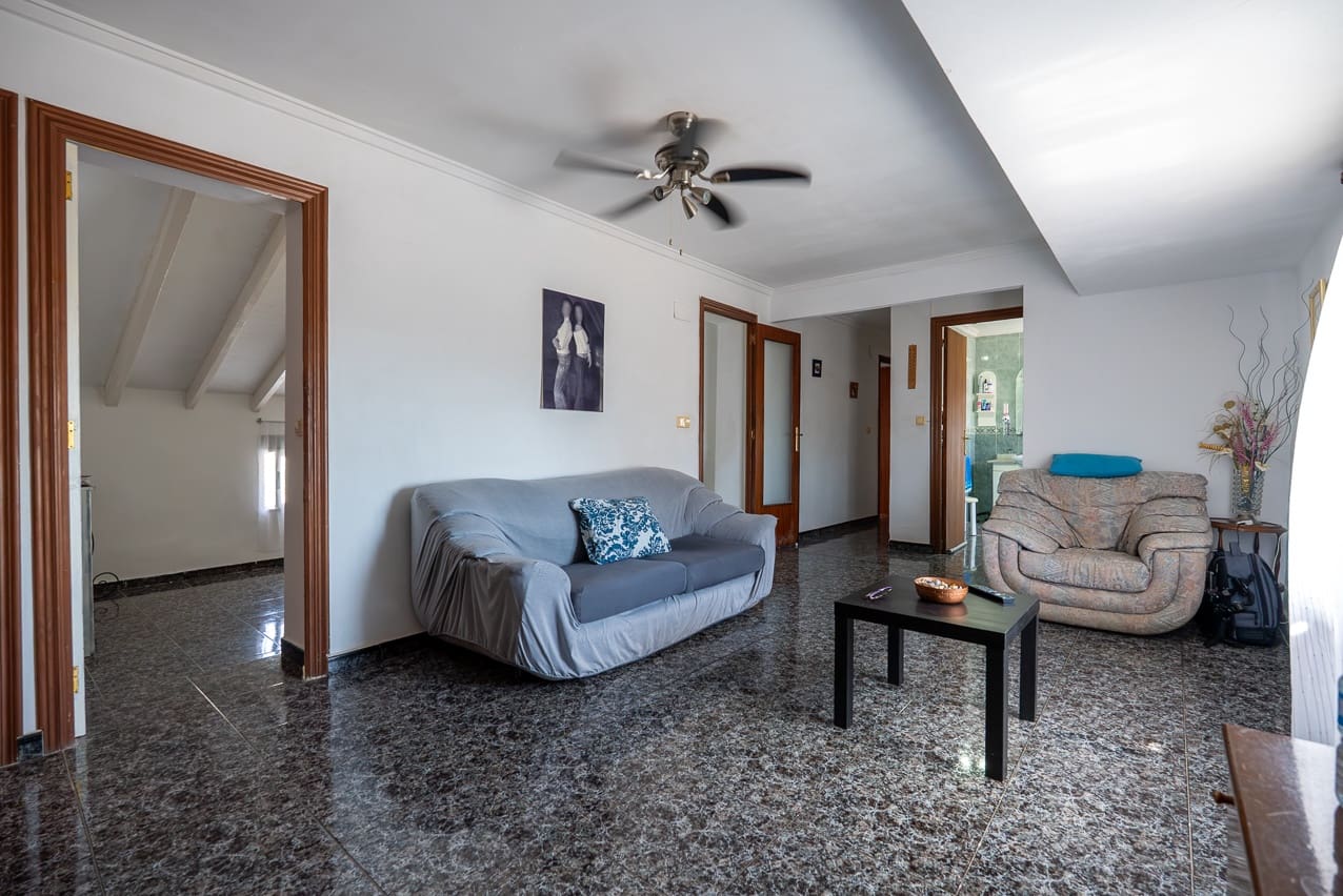 6 soveværelse Byhus til salg i L'Alguena / Alguenya med swimmingpool - € 145.000 (Ref: 3578400)