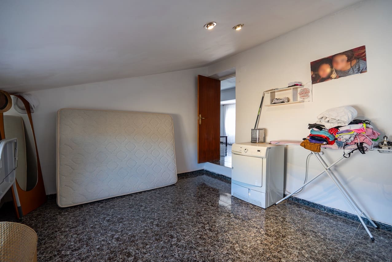 6 soveværelse Byhus til salg i L'Alguena / Alguenya med swimmingpool - € 145.000 (Ref: 3578400)