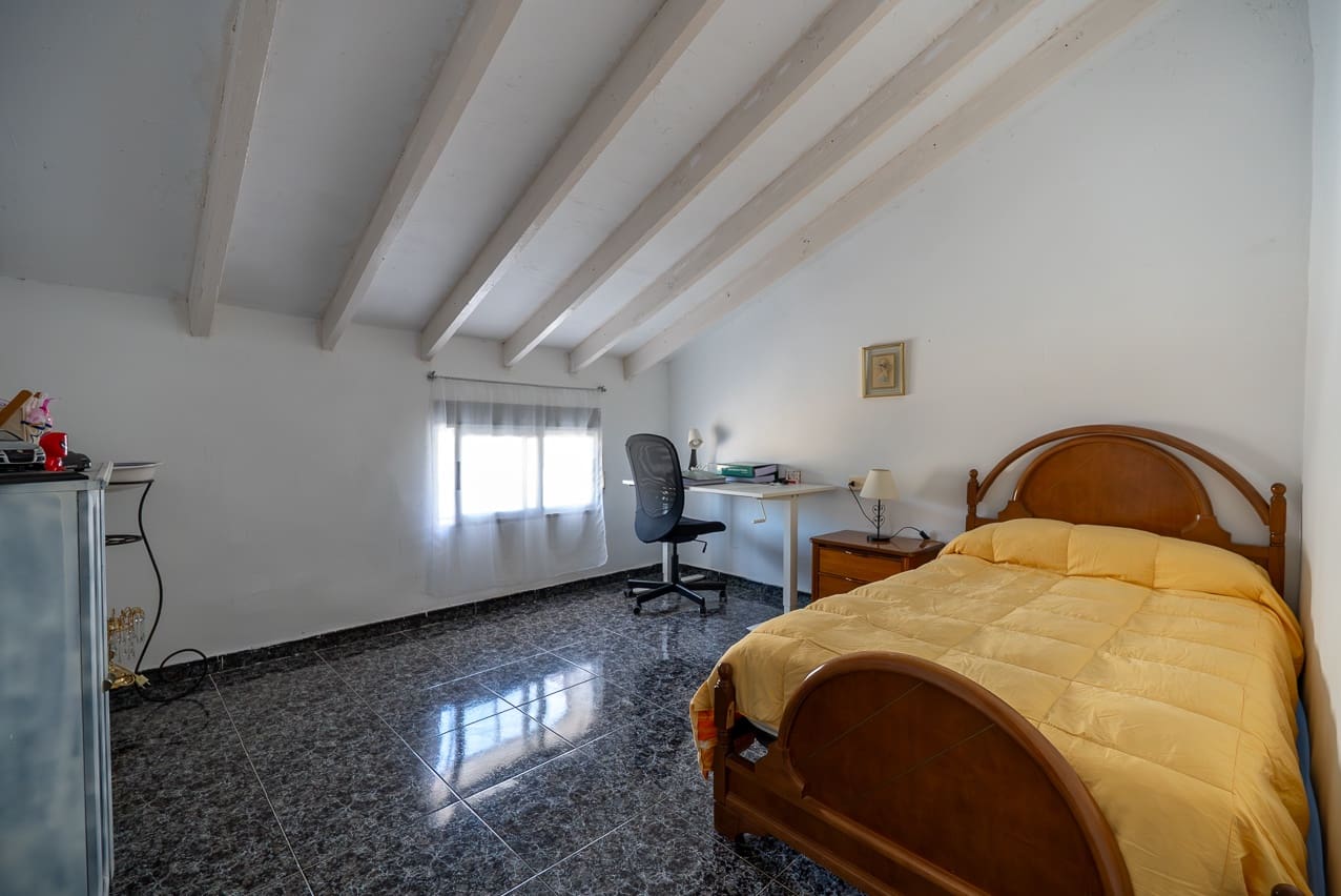 6 soveværelse Byhus til salg i L'Alguena / Alguenya med swimmingpool - € 145.000 (Ref: 3578400)