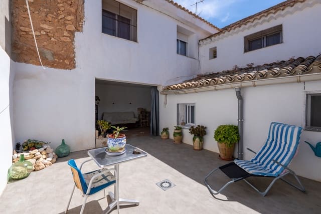 6 bedroom Townhouse for sale in L'Algueña / Alguenya with pool - € 145,000 (Ref: 3578400)