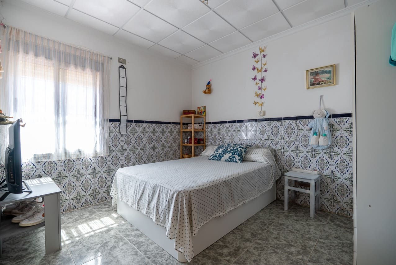 6 soveværelse Byhus til salg i L'Alguena / Alguenya med swimmingpool - € 145.000 (Ref: 3578400)