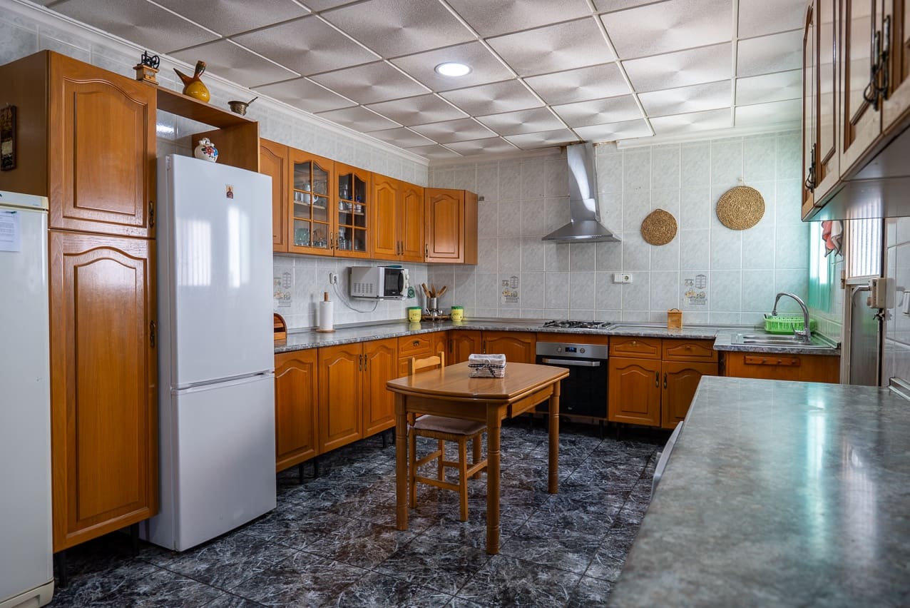 6 soveværelse Byhus til salg i L'Alguena / Alguenya med swimmingpool - € 145.000 (Ref: 3578400)