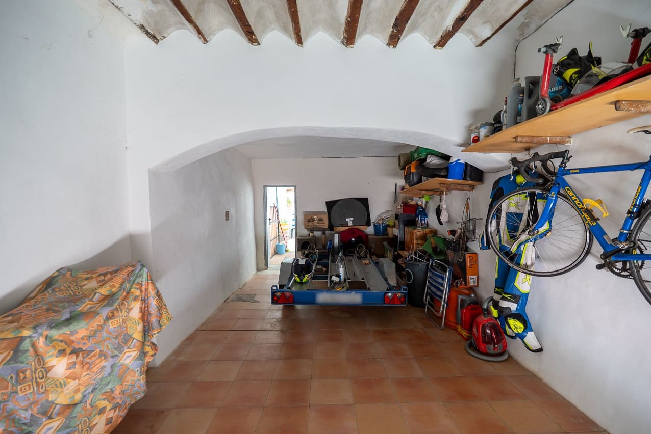 6 soveværelse Byhus til salg i L'Alguena / Alguenya med swimmingpool - € 145.000 (Ref: 3578400)