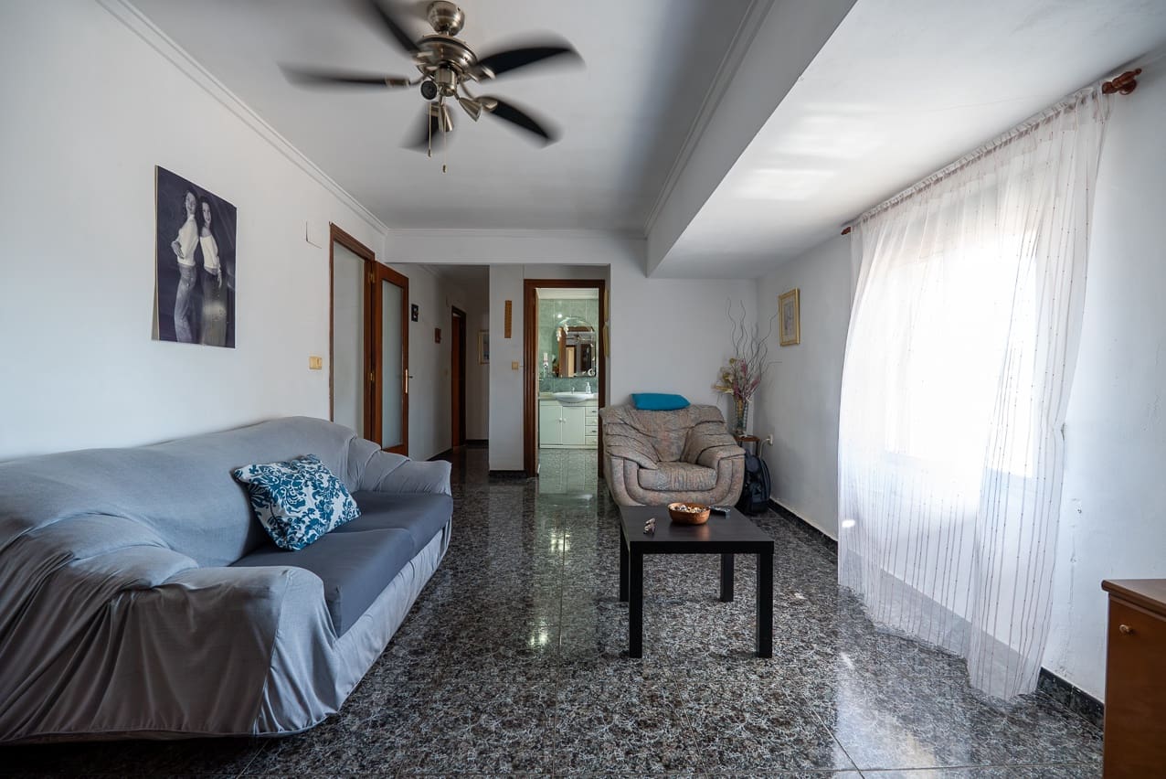 6 soveværelse Byhus til salg i L'Alguena / Alguenya med swimmingpool - € 145.000 (Ref: 3578400)