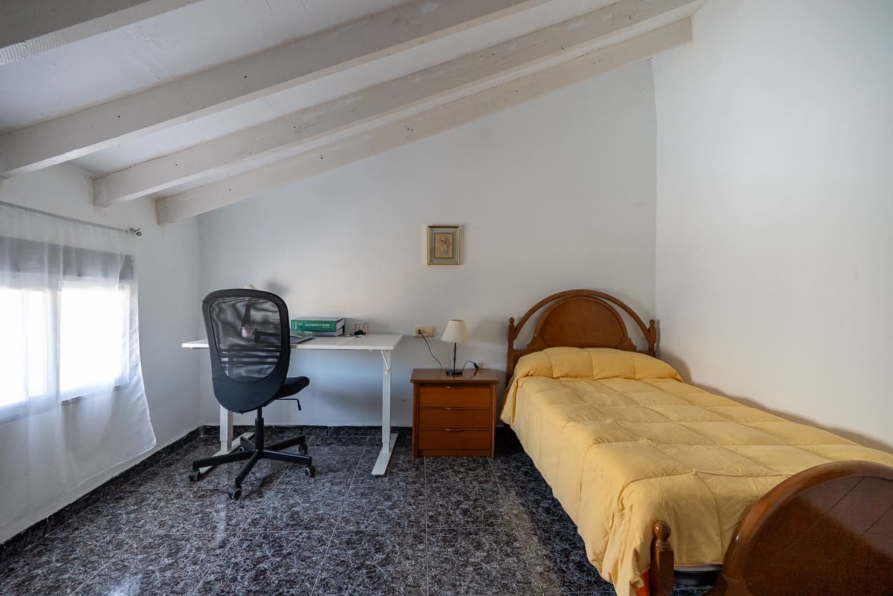 6 soveværelse Byhus til salg i L'Alguena / Alguenya med swimmingpool - € 145.000 (Ref: 3578400)