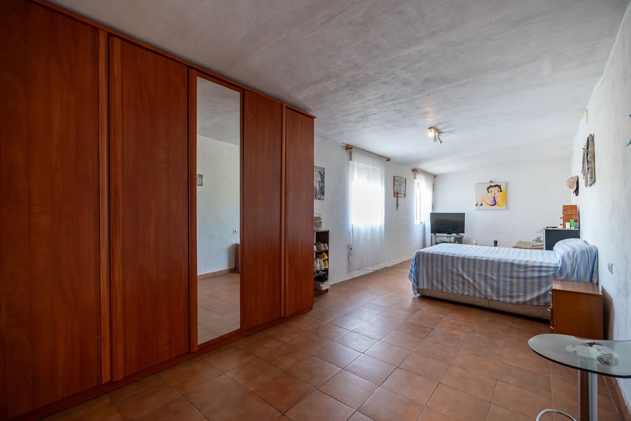 6 soveværelse Byhus til salg i L'Alguena / Alguenya med swimmingpool - € 145.000 (Ref: 3578400)