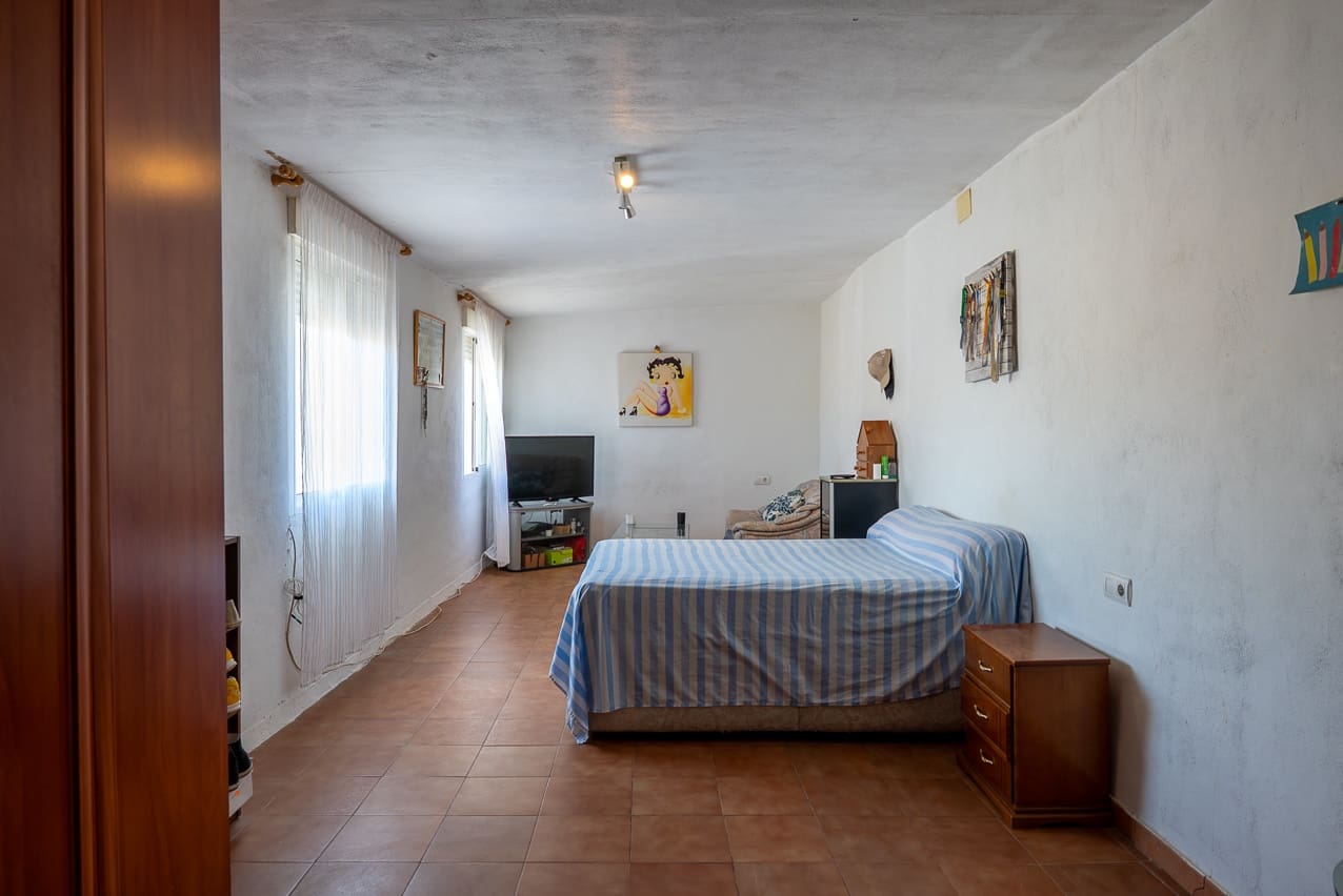 6 soveværelse Byhus til salg i L'Alguena / Alguenya med swimmingpool - € 145.000 (Ref: 3578400)