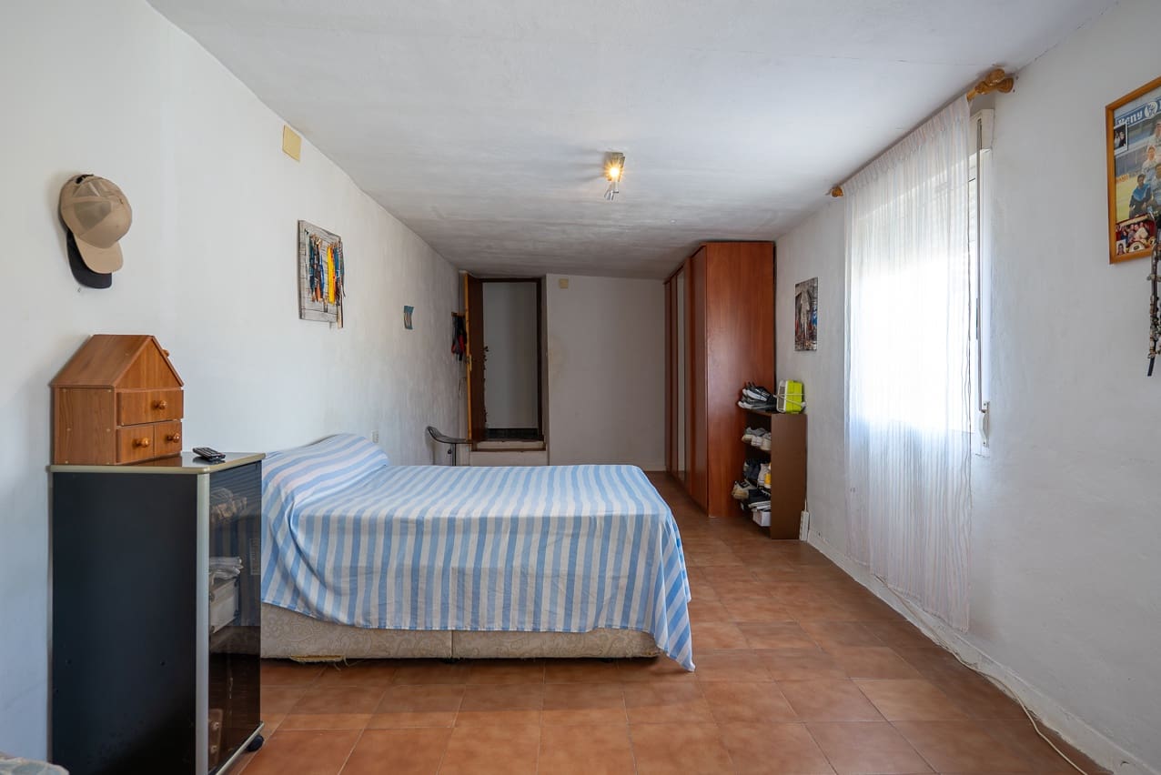 6 soveværelse Byhus til salg i L'Alguena / Alguenya med swimmingpool - € 145.000 (Ref: 3578400)