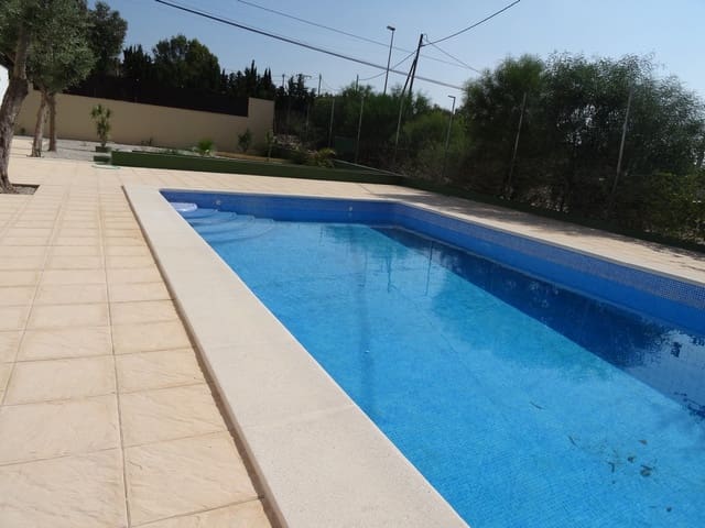 10 bedroom Hotel for sale in Fortuna with pool - € 349,950 (Ref: 3593455)