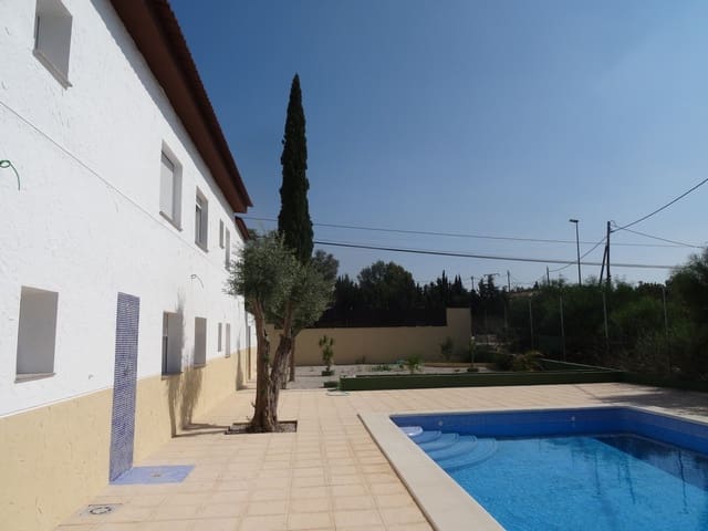 10 bedroom Hotel for sale in Fortuna with pool - € 349,950 (Ref: 3593455)