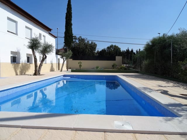 10 bedroom Hotel for sale in Fortuna with pool - € 349,950 (Ref: 3593455)