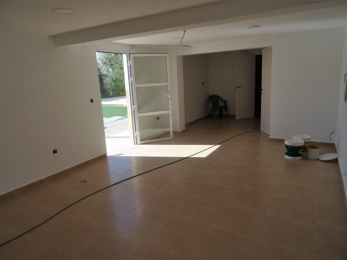 10 soverom Hotell til salgs i Fortuna med svømmebasseng - € 349 950 (Ref: 3593455)