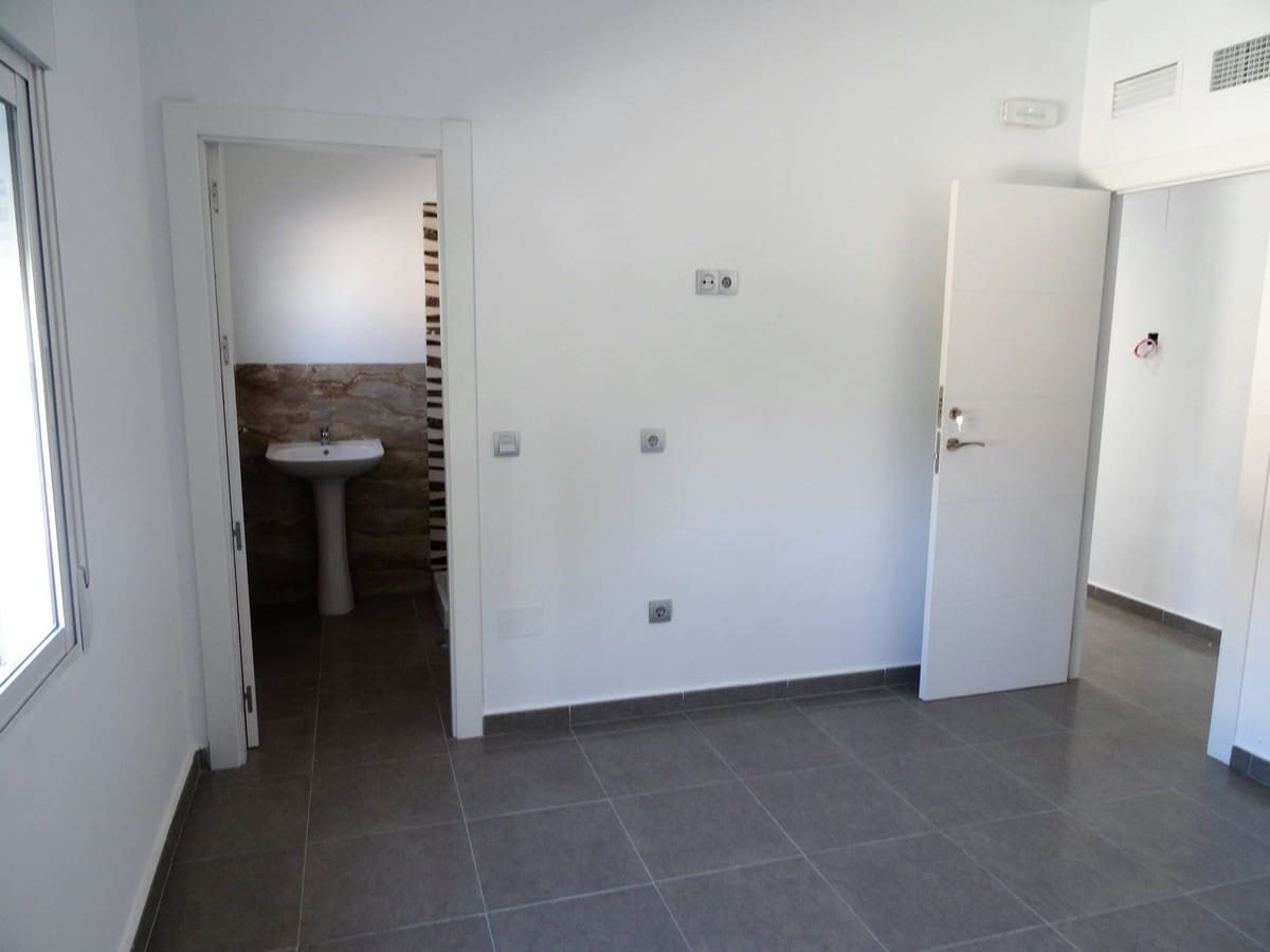 10 soverom Hotell til salgs i Fortuna med svømmebasseng - € 349 950 (Ref: 3593455)