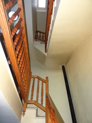 4 soveværelse Byhus til salg i Las Virtudes, Villena med swimmingpool - € 105.000 (Ref: 3603614)