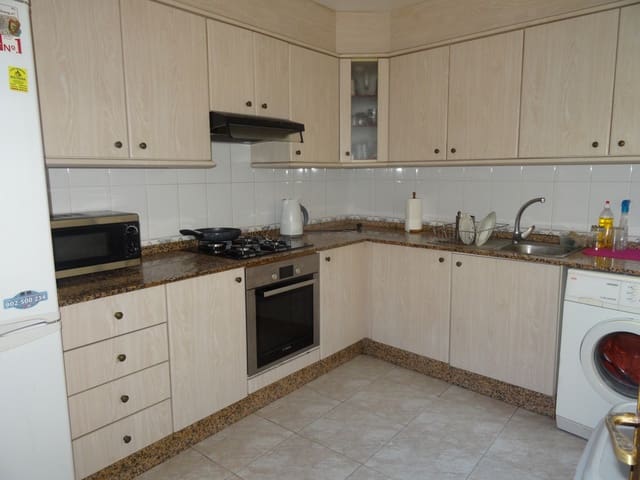 4 soveværelse Byhus til salg i Las Virtudes, Villena med swimmingpool - € 105.000 (Ref: 3603614)