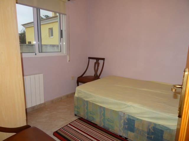 4 soveværelse Byhus til salg i Las Virtudes, Villena med swimmingpool - € 105.000 (Ref: 3603614)