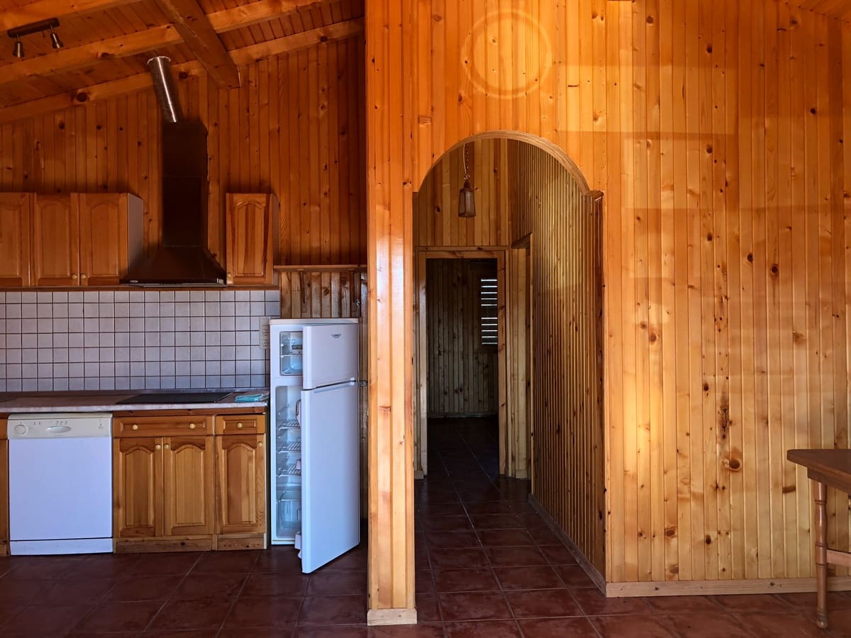 3 soveværelse Finca/Landehus til salg i Ubeda med swimmingpool - € 108.000 (Ref: 3605480)