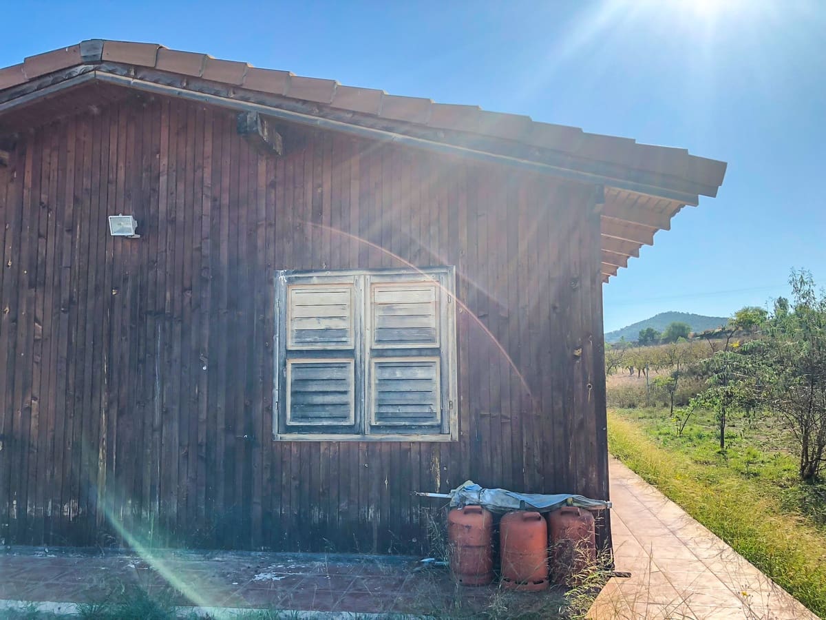 3 soveværelse Finca/Landehus til salg i Ubeda med swimmingpool - € 108.000 (Ref: 3605480)