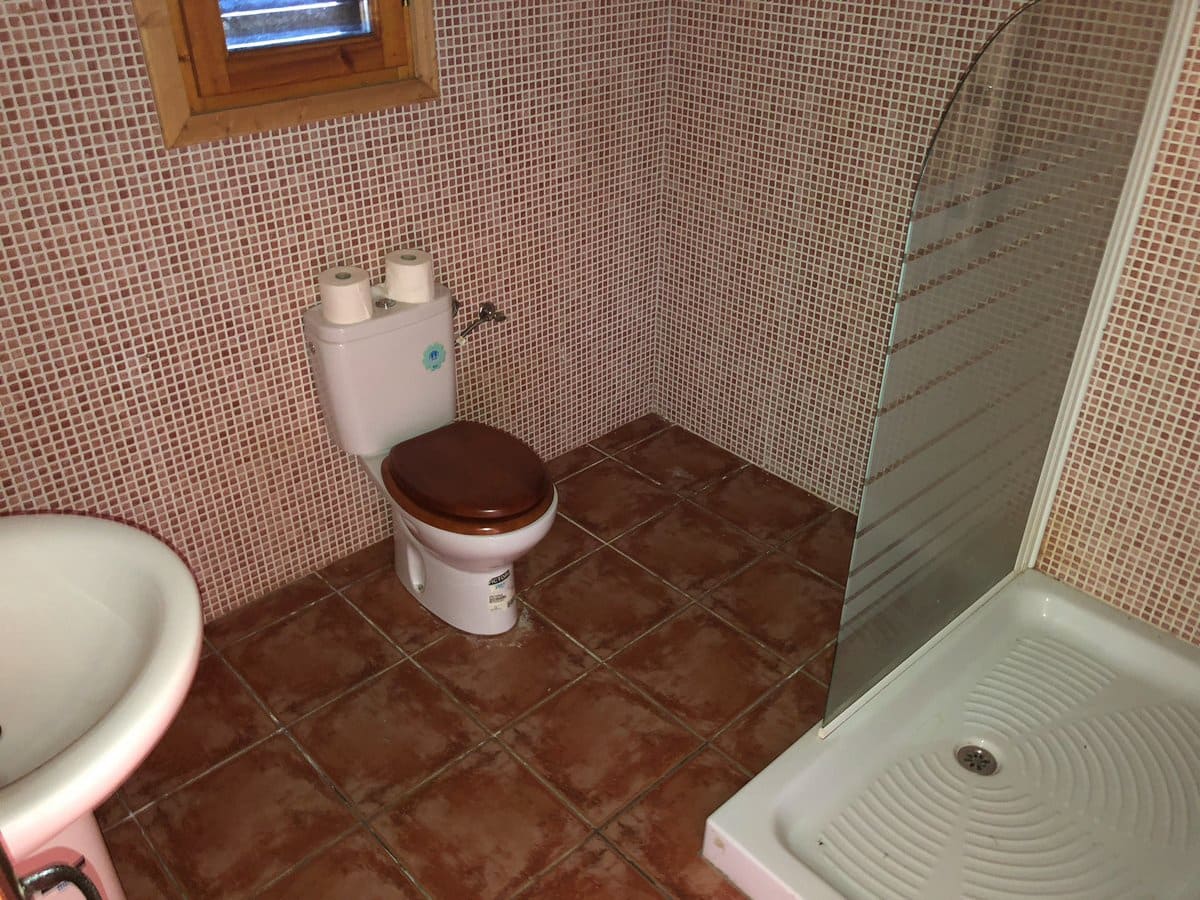 3 slaapkamer Finca/Landhuis te koop in Ubeda met zwembad - € 108.000 (Ref: 3605480)