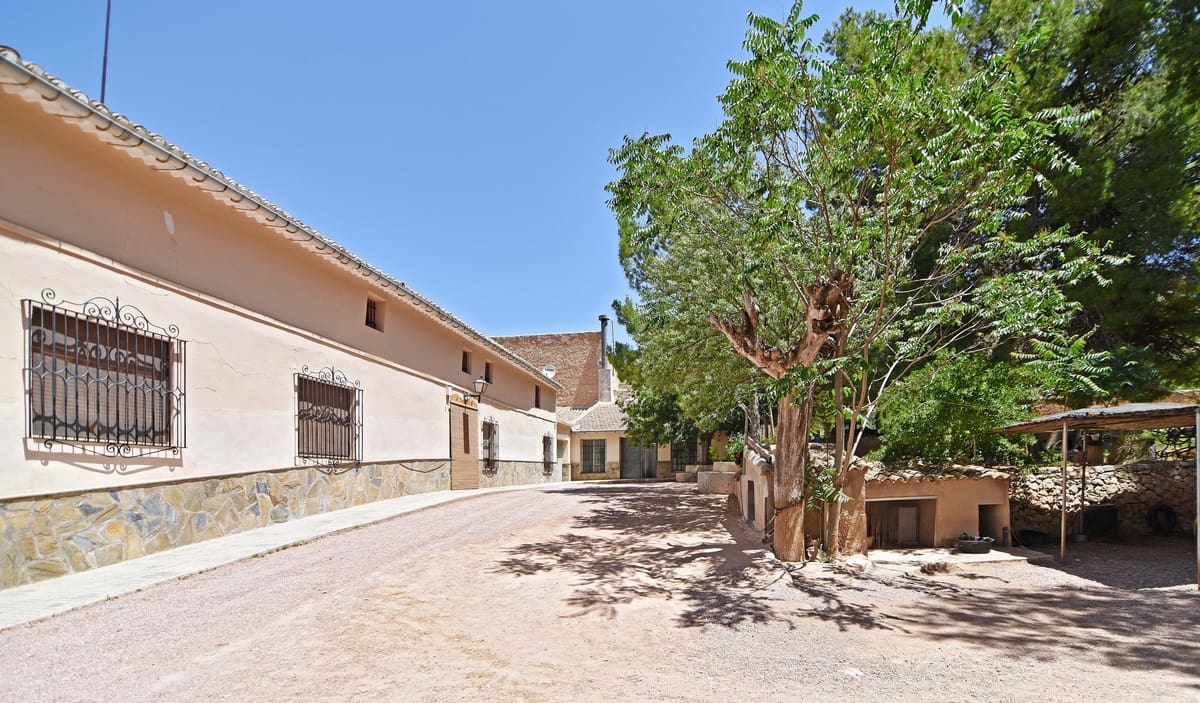 10 chambre Finca/Maison de Campagne à vendre à Encebras avec piscine - 2 250 000 € (Ref: 3611704)