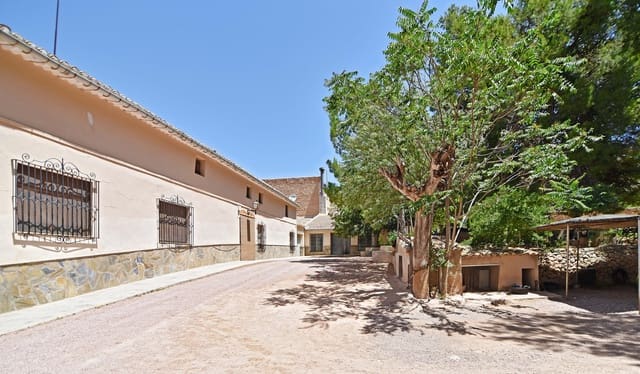 10 soveværelse Finca/Landehus til salg i Encebras, Pinoso med swimmingpool - € 2.250.000 (Ref: 3611704)