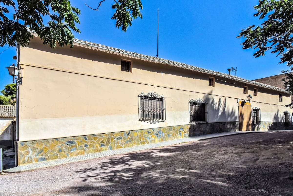 10 chambre Finca/Maison de Campagne à vendre à Encebras avec piscine - 2 250 000 € (Ref: 3611704)