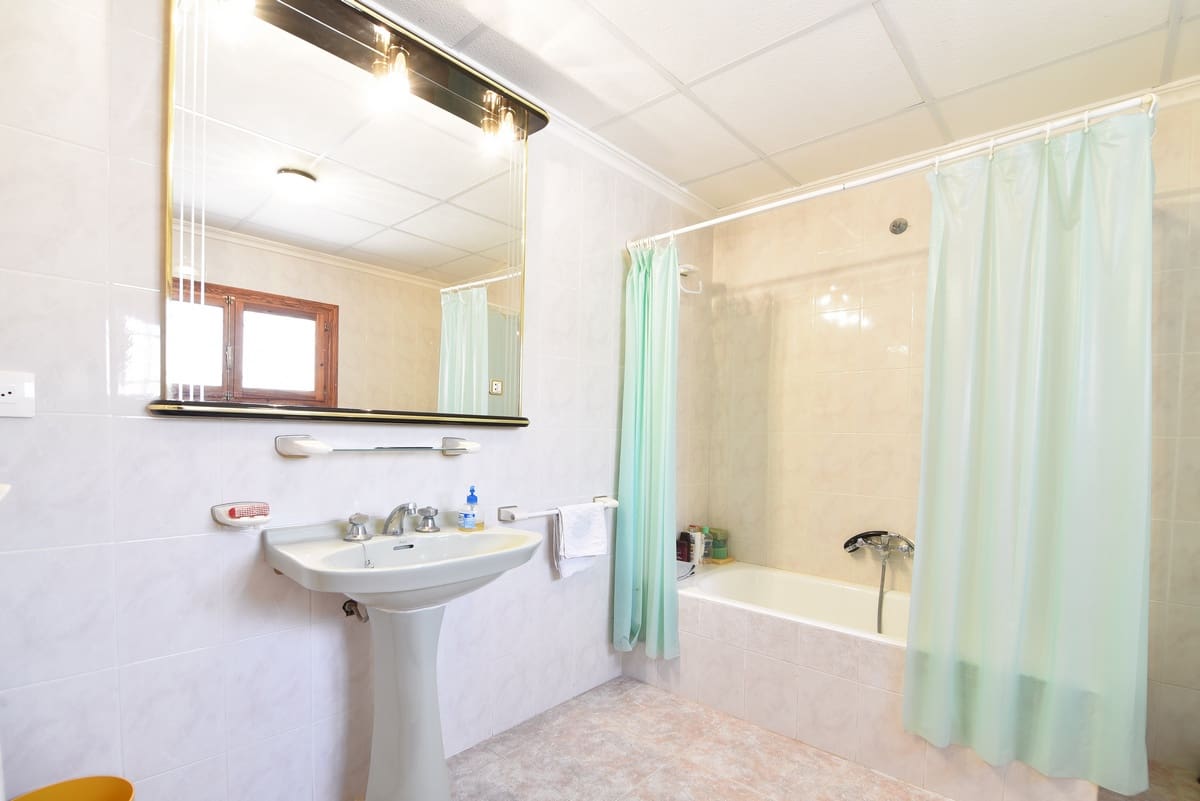 10 chambre Finca/Maison de Campagne à vendre à Encebras avec piscine - 2 250 000 € (Ref: 3611704)