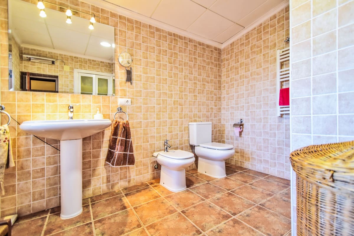 10 chambre Finca/Maison de Campagne à vendre à Encebras avec piscine - 2 250 000 € (Ref: 3611704)