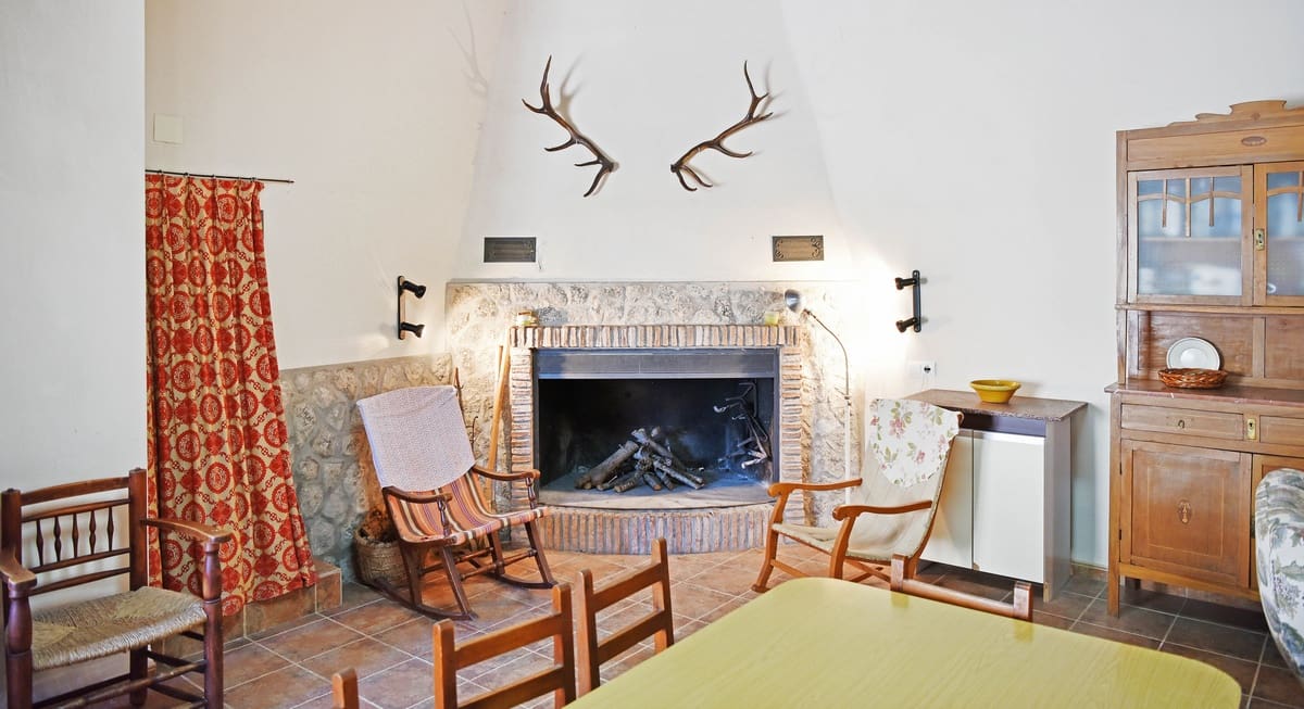 10 chambre Finca/Maison de Campagne à vendre à Encebras avec piscine - 2 250 000 € (Ref: 3611704)