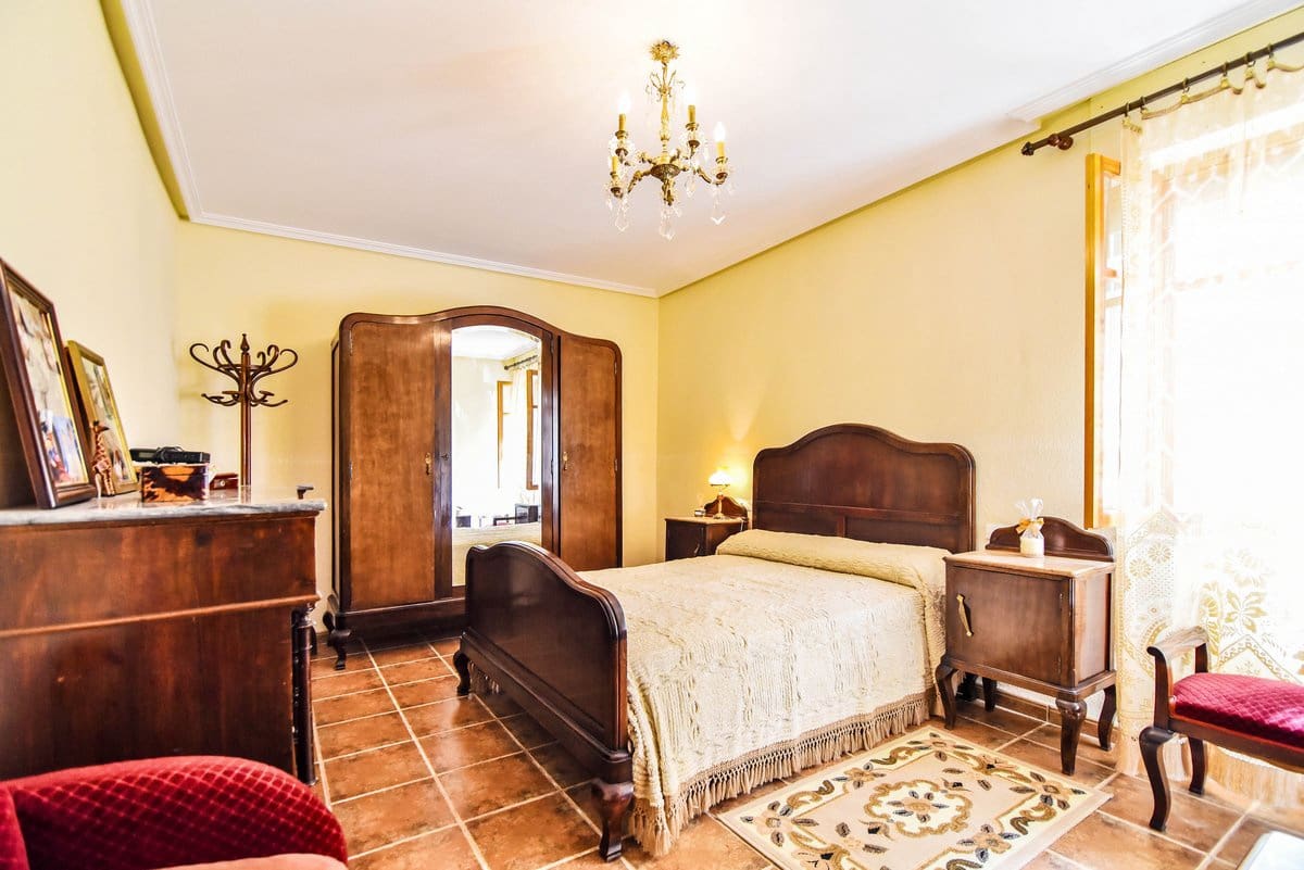 10 bedroom Finca/Country House for sale in Encebras with pool - € 2,250,000 (Ref: 3611704)