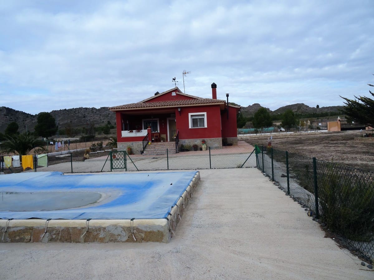 3 soveværelse Villa til salg i Yecla med swimmingpool - € 220.000 (Ref: 3668024)