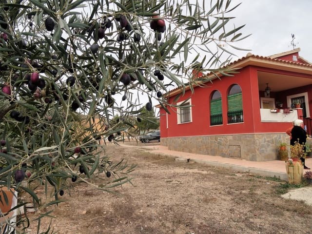 3 soveværelse Villa til salg i Yecla med swimmingpool - € 220.000 (Ref: 3668024)