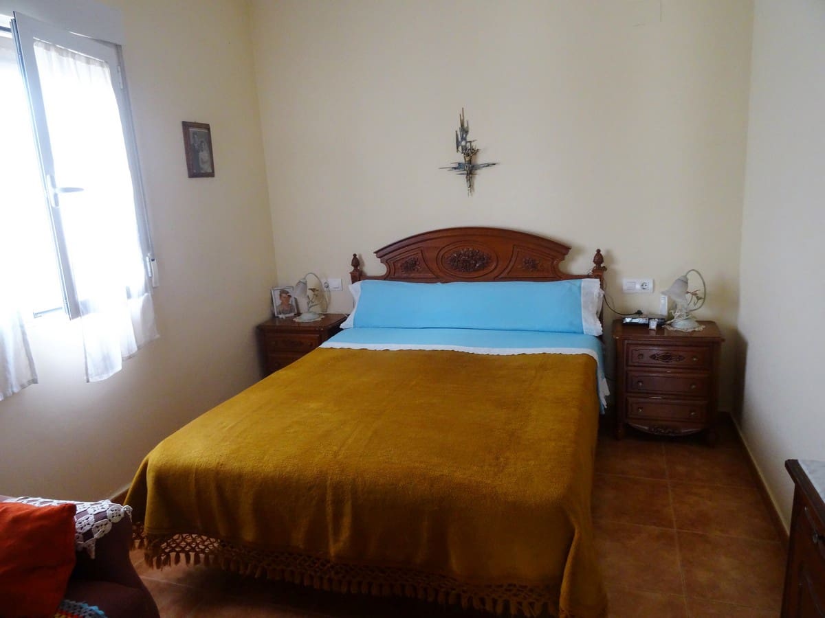 3 soveværelse Villa til salg i Yecla med swimmingpool - € 220.000 (Ref: 3668024)