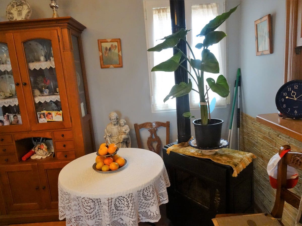 3 soveværelse Villa til salg i Yecla med swimmingpool - € 220.000 (Ref: 3668024)