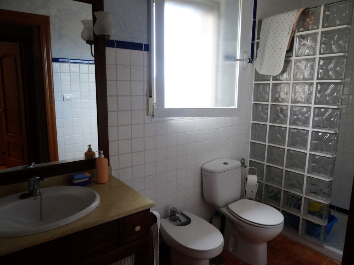 3 soveværelse Villa til salg i Yecla med swimmingpool - € 220.000 (Ref: 3668024)